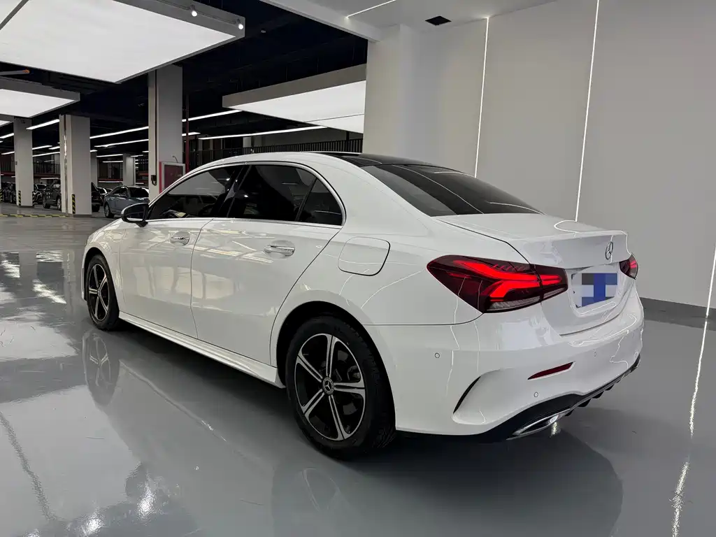 Mercedes-Benz A-Class 2022 — фото 15