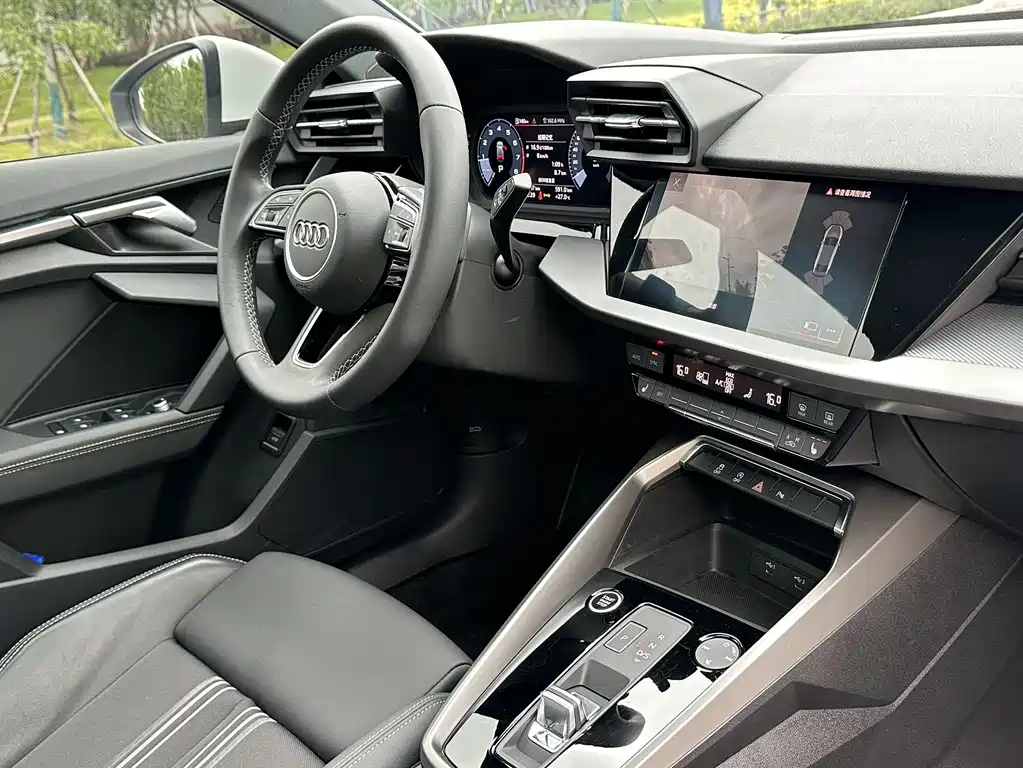 Audi A3 2023 — фото 10