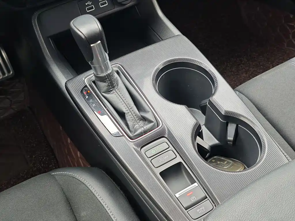 Honda Civic 2023 — фото 19