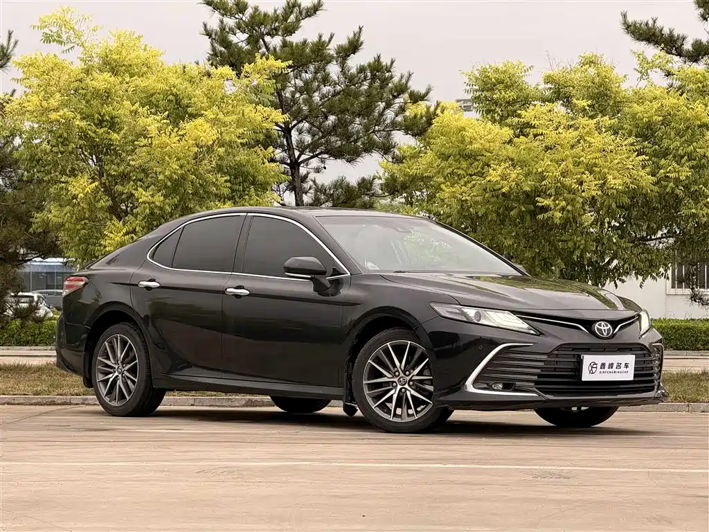 Toyota Camry 2021 — фото 3
