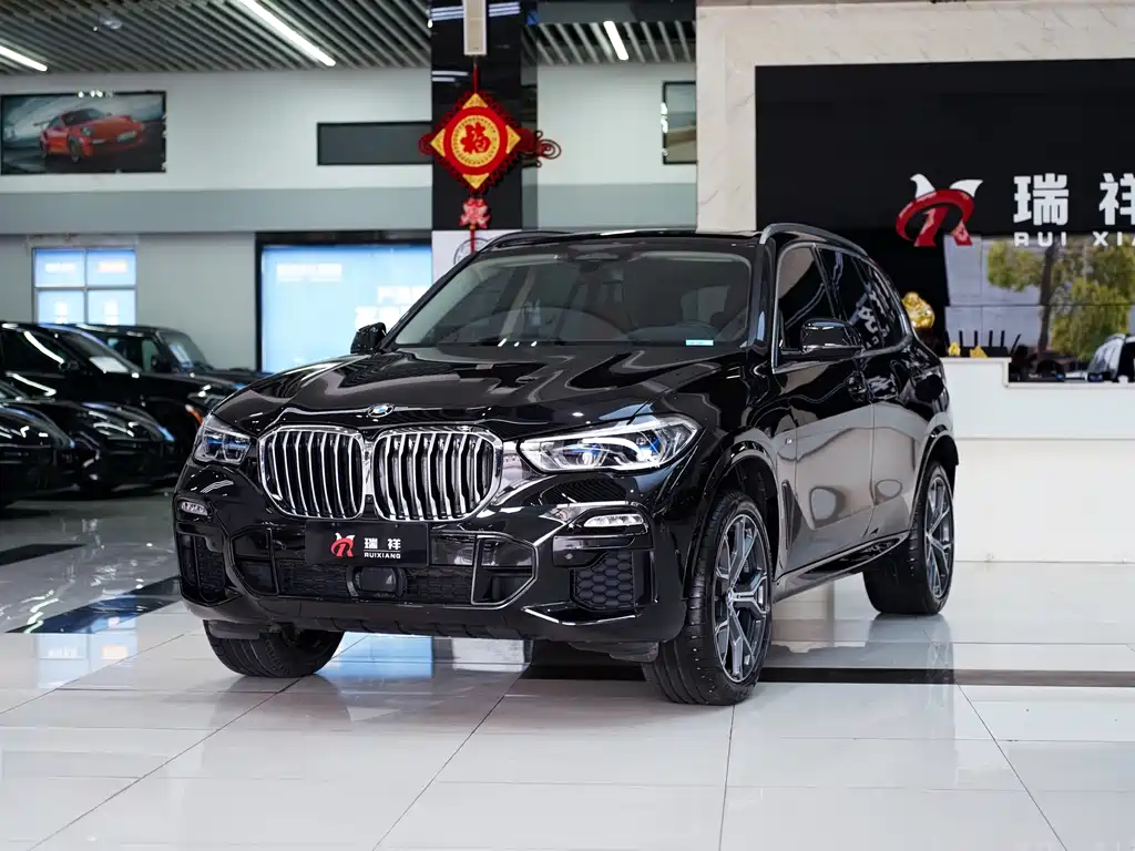 BMW X5 2021 — фото 1