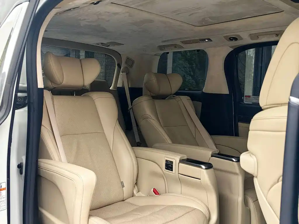 Toyota Alphard 2020 — фото 7
