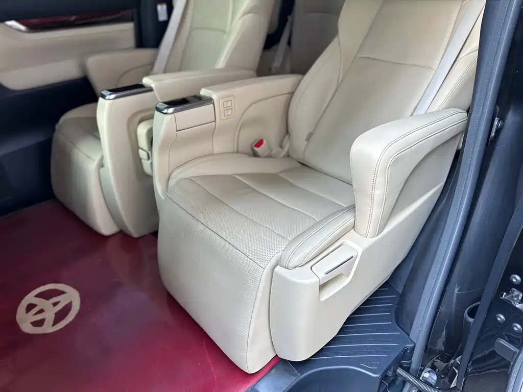 Toyota Alphard 2016 — фото 10