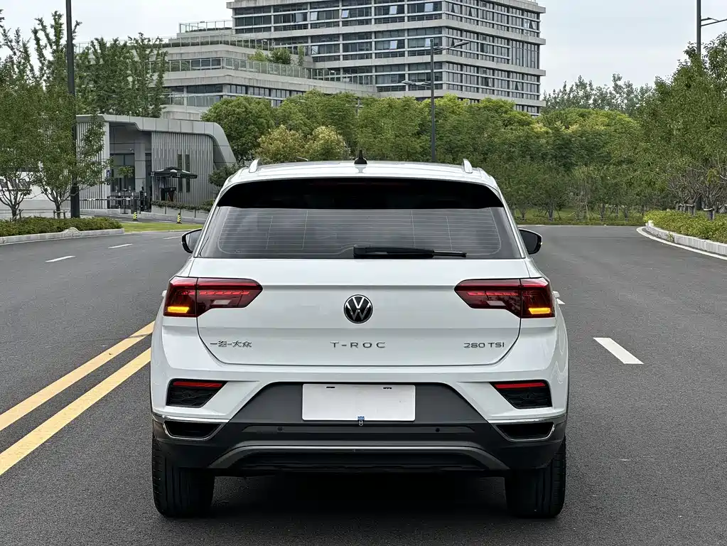 Volkswagen T-Roc 2023 — фото 18