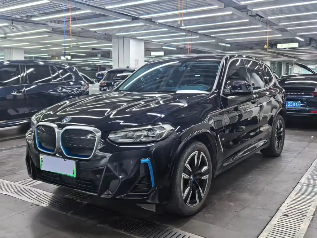 BMW iX3 2022 — фото 1