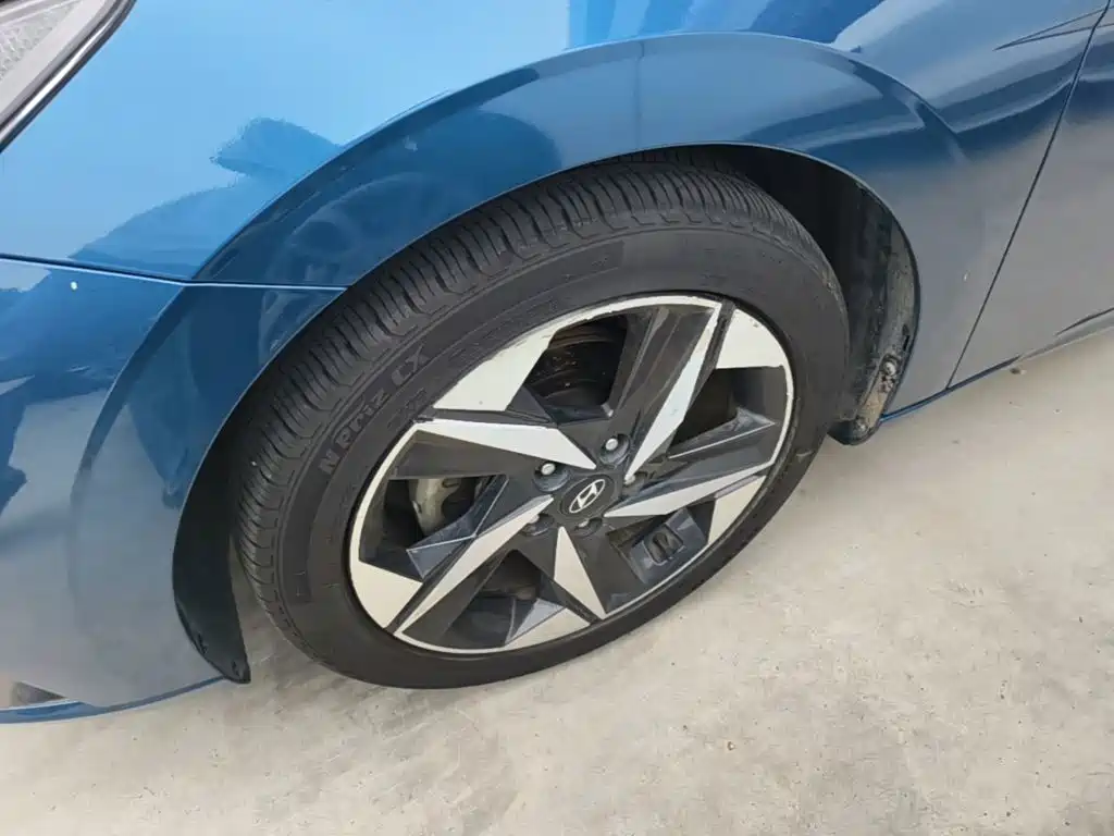 Hyundai Elantra 2021 — фото 23