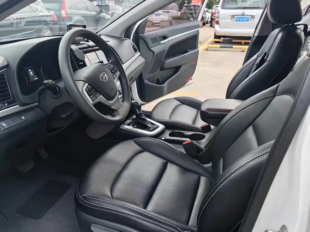 Hyundai Elantra 2018