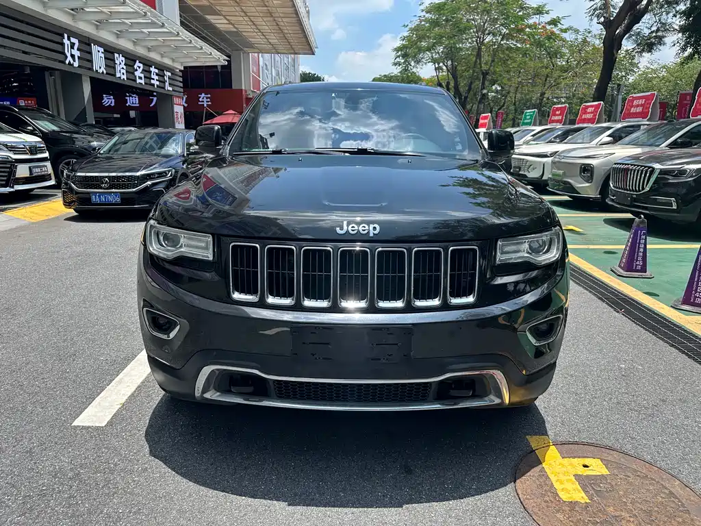 Jeep Grand Cherokee 2015 — фото 2