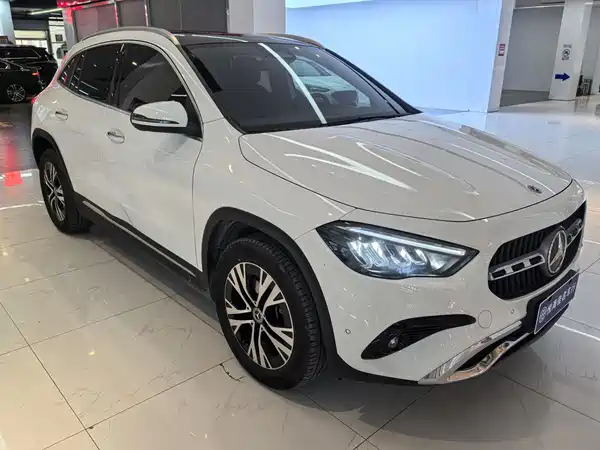 Mercedes-Benz GLA 2024