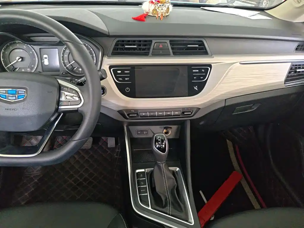 Geely Vision X3 2020 — фото 13