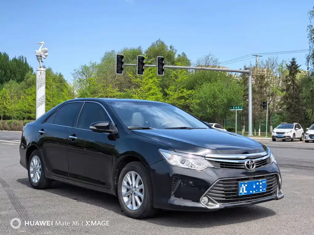 Toyota Camry 2016 — фото 3