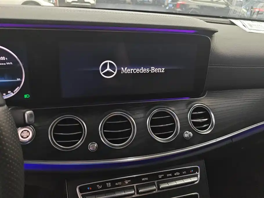 Mercedes-Benz E-Class 2019 — фото 13