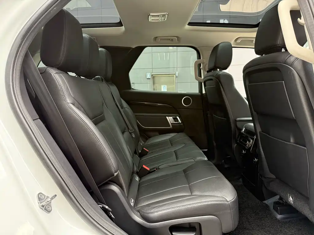 Land Rover Discovery 2019 — фото 13