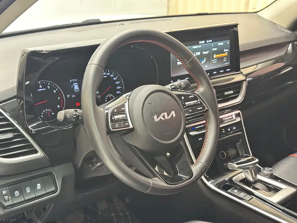 Kia KX3 2021 — фото 13