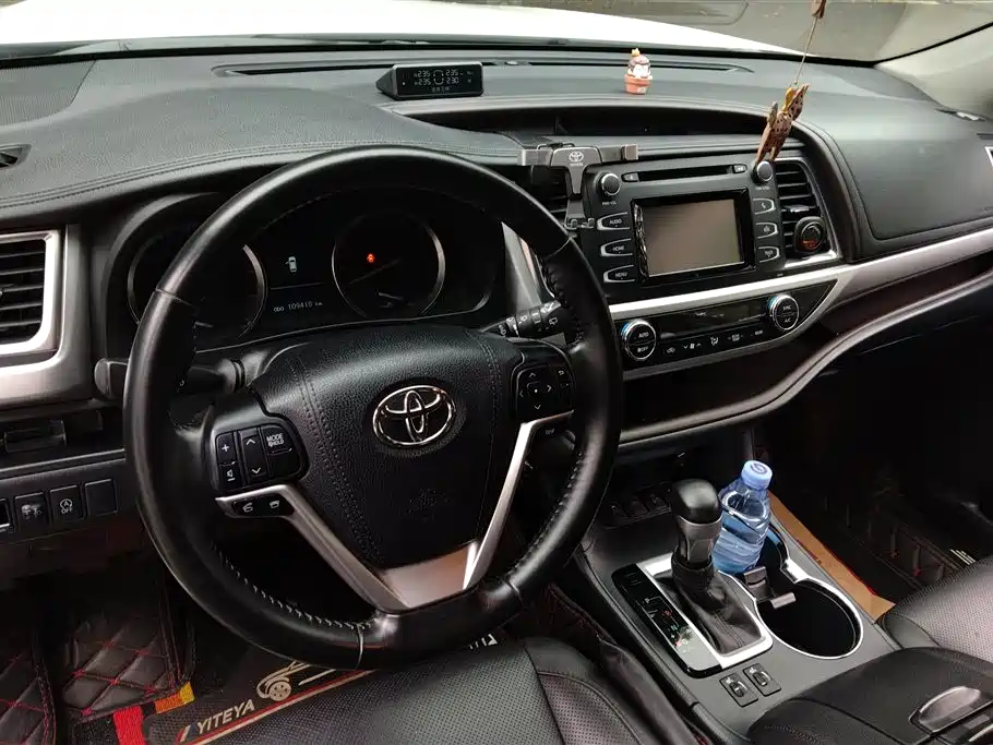 Toyota Highlander 2017 — фото 12
