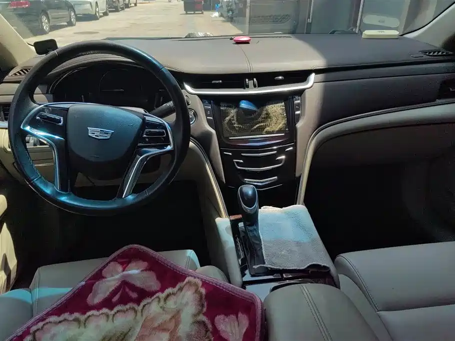 Cadillac XTS 2017 — фото 12