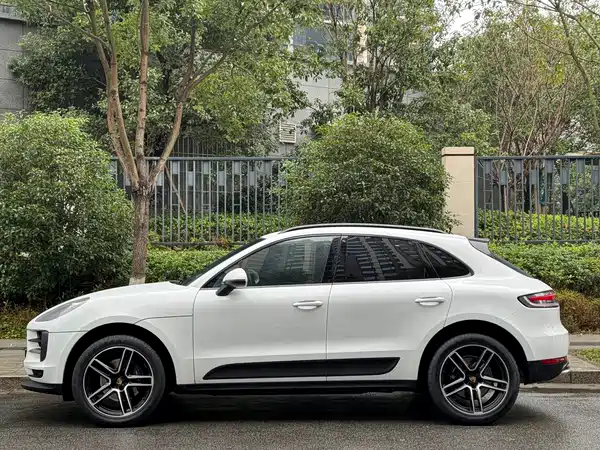 Porsche Macan 2021