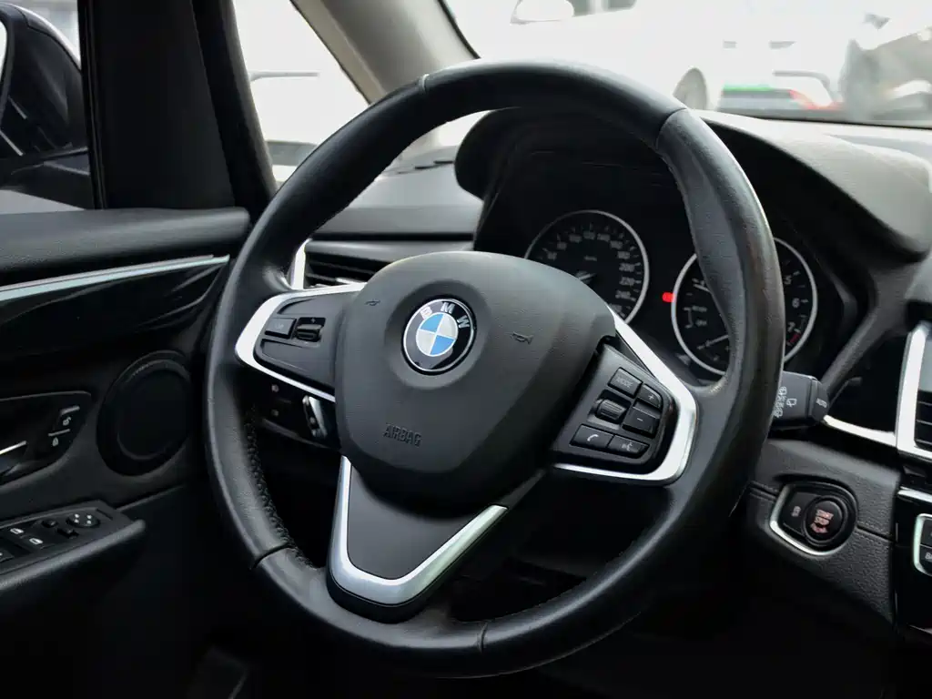BMW 2 Series Station Wagon 2015 — фото 17