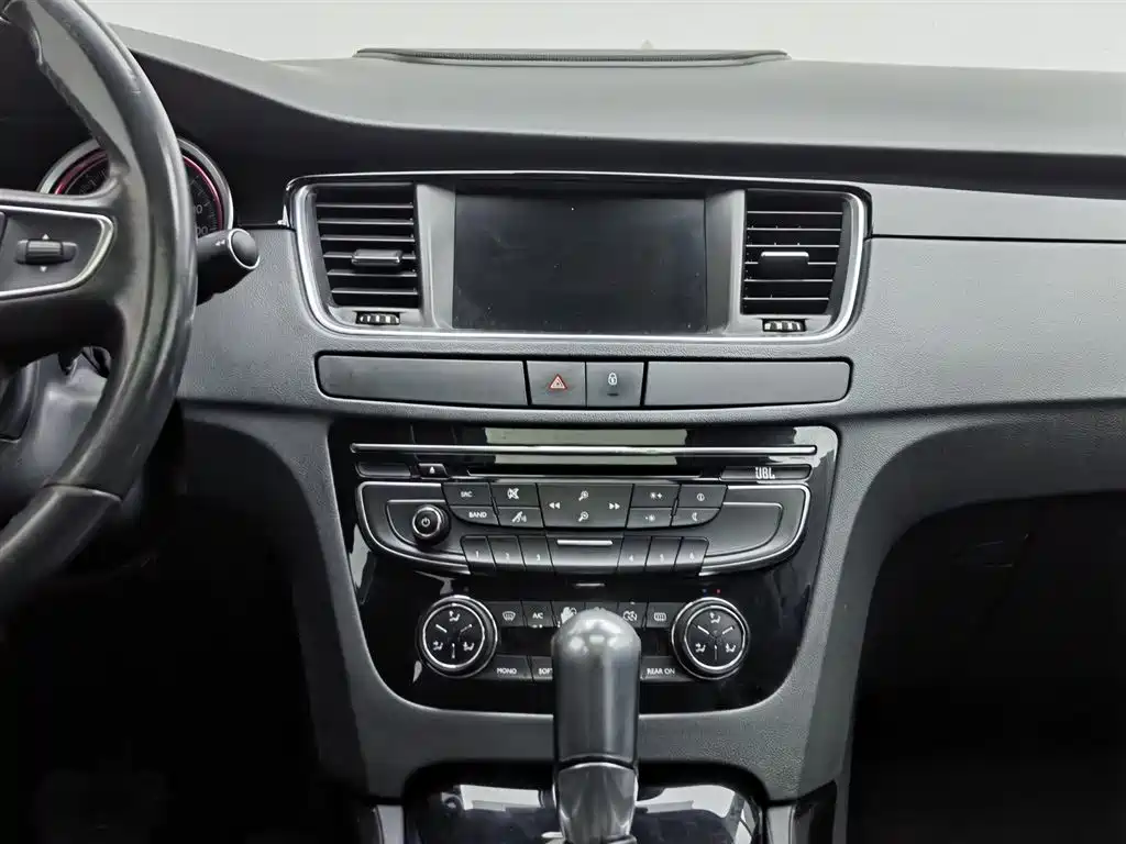 Peugeot 508 2015 — фото 12