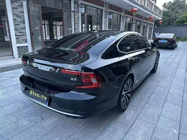 Volvo S90 2022