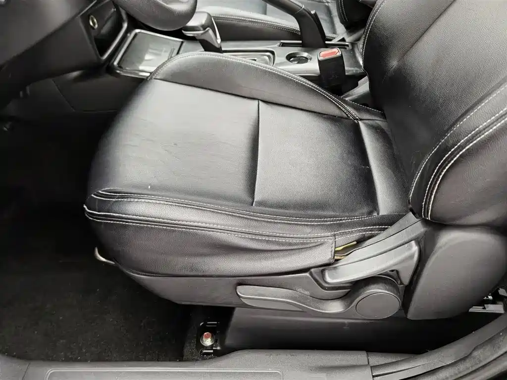 Mitsubishi Outlander 2021 — фото 20