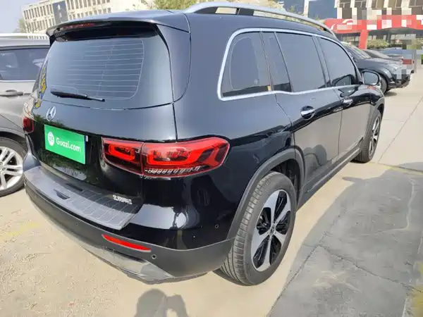 Mercedes-Benz GLB 2023