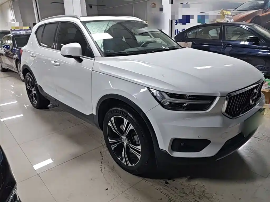Volvo XC40 2021 — фото 4