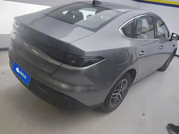 BYD Seal 05 DM-i 2025