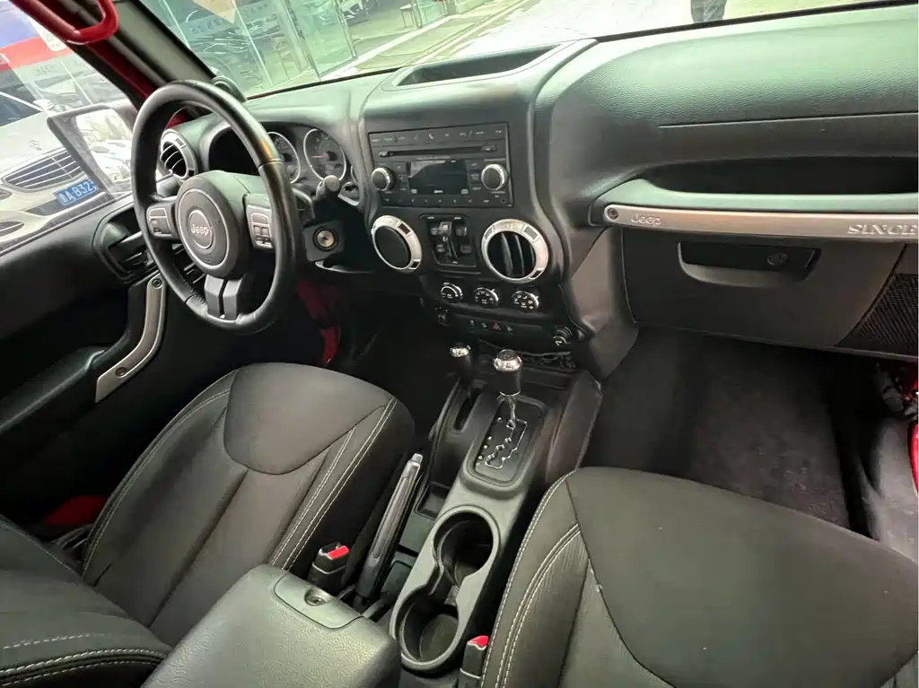 Jeep Wrangler 2014 — фото 18
