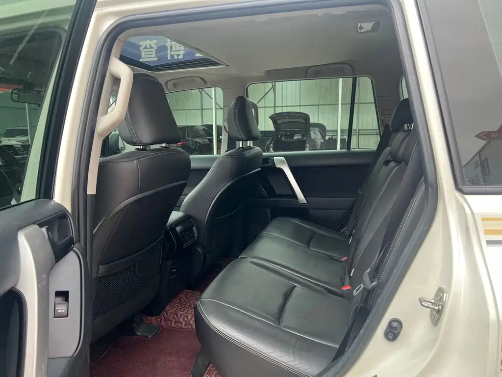 Toyota Prado 2017 — фото 12