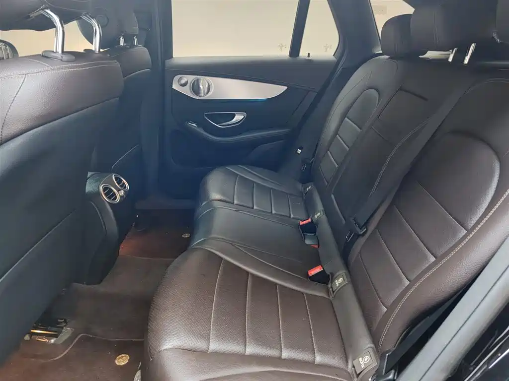 Mercedes-Benz GLC 2018 — фото 11