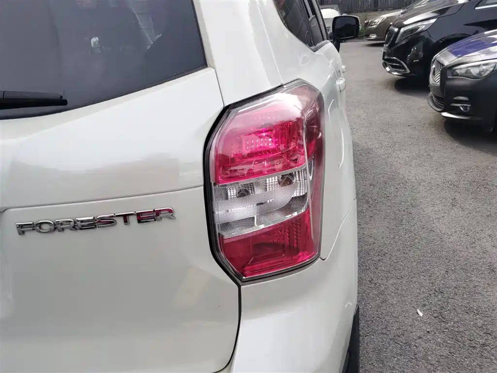 Subaru Forester 2015 — фото 24