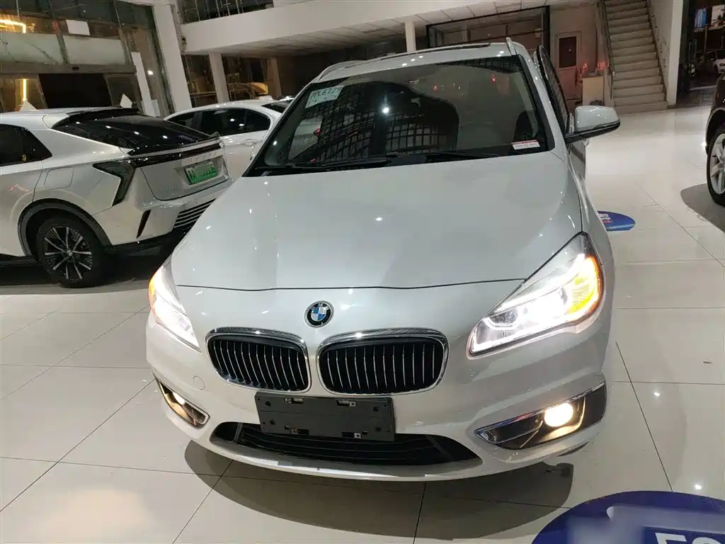 BMW 2 Series Active Tourer 2015 — фото 3