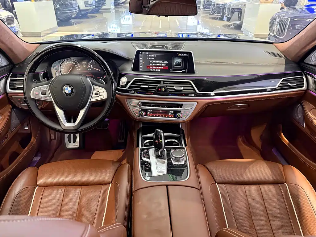 BMW 7 Series 2018 — фото 7
