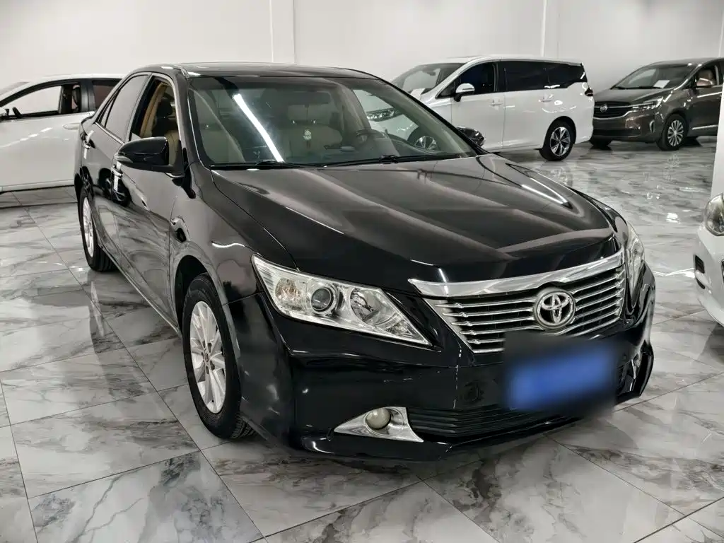 Toyota Camry 2014 — фото 4