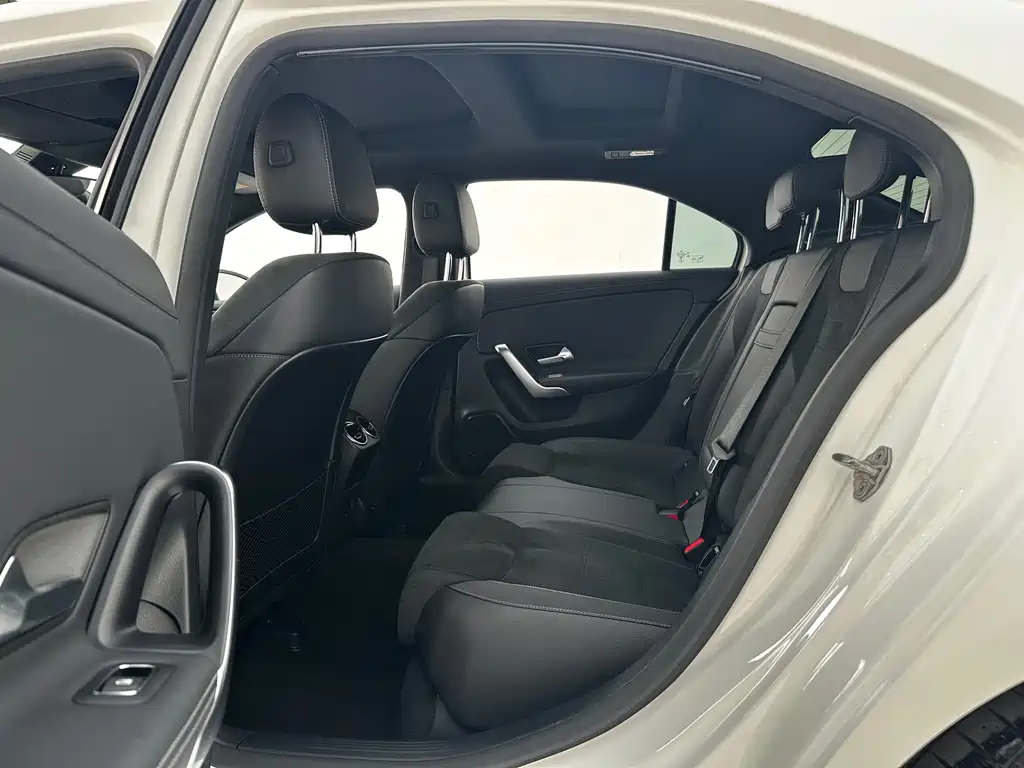 Mercedes-Benz A-Class 2021 — фото 10