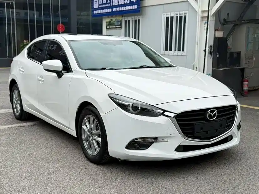Mazda 3 Axela 2018 — фото 3