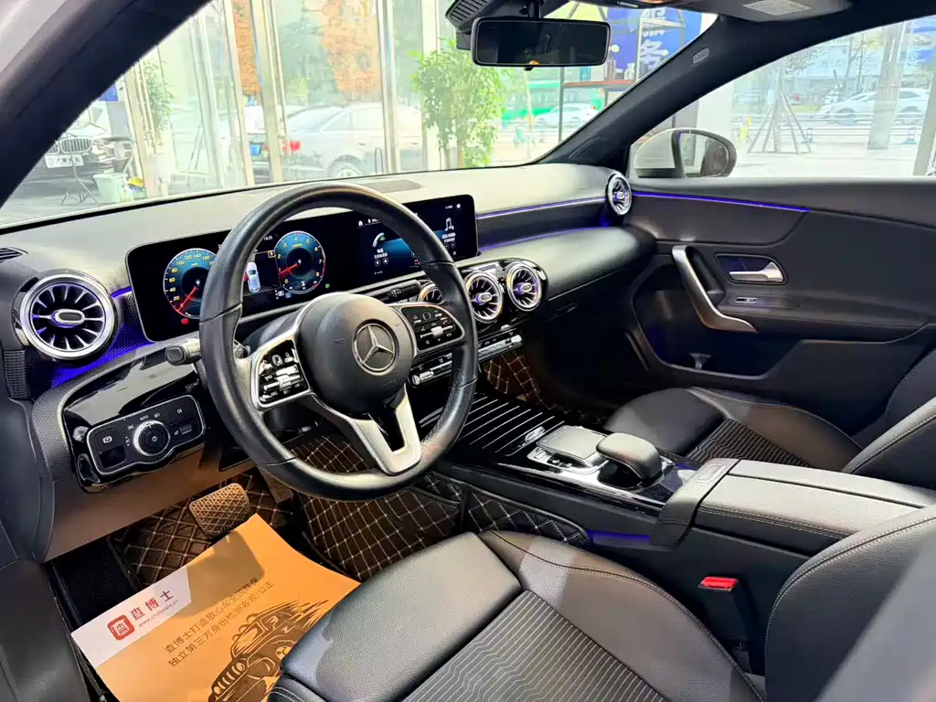 Mercedes-Benz A-Class 2020 — фото 6