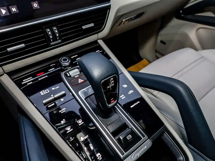 Porsche Cayenne 2021 — фото 17