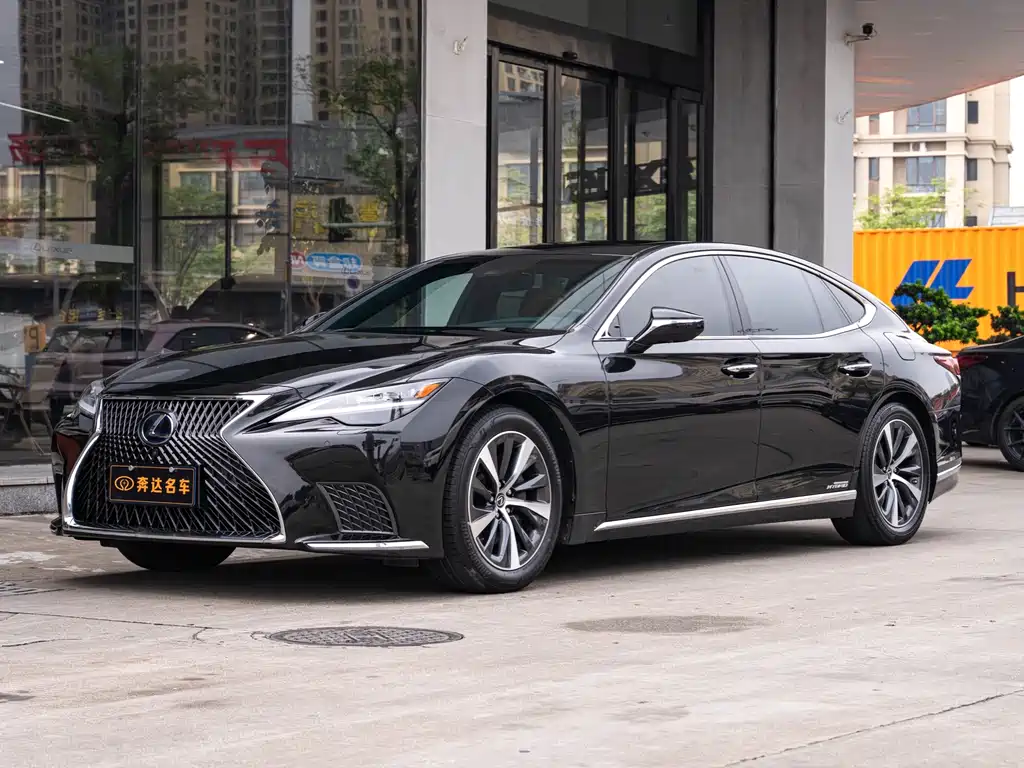 Lexus LS 2022