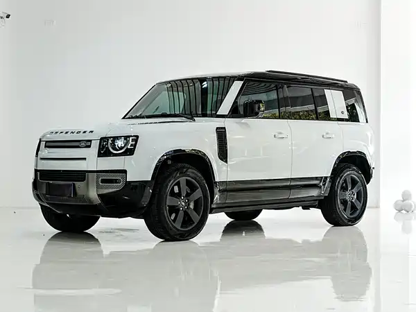 Land Rover Defender 2024