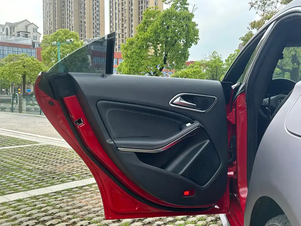 Mercedes-Benz CLA 2017 — фото 25