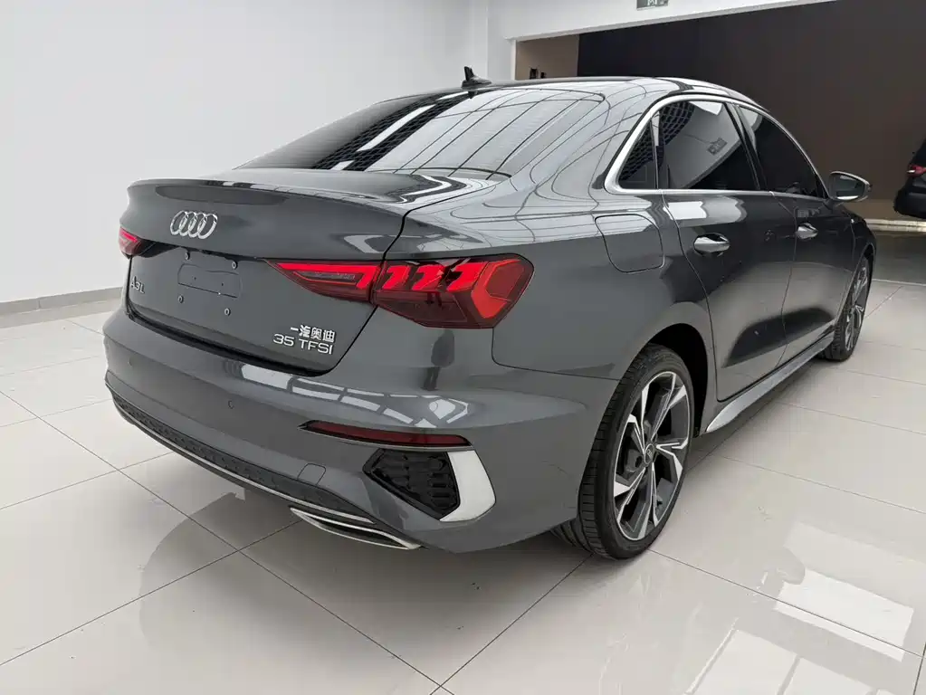 Audi A3 2023 — фото 4