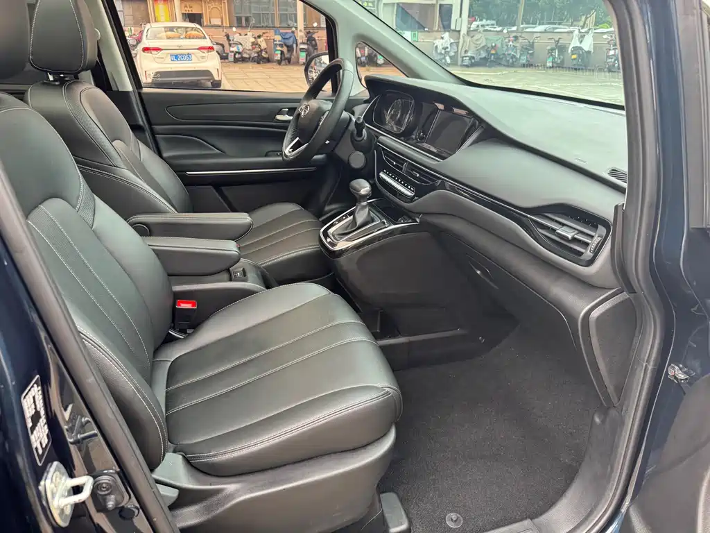 GAC Trumpchi M6 2020 — фото 14