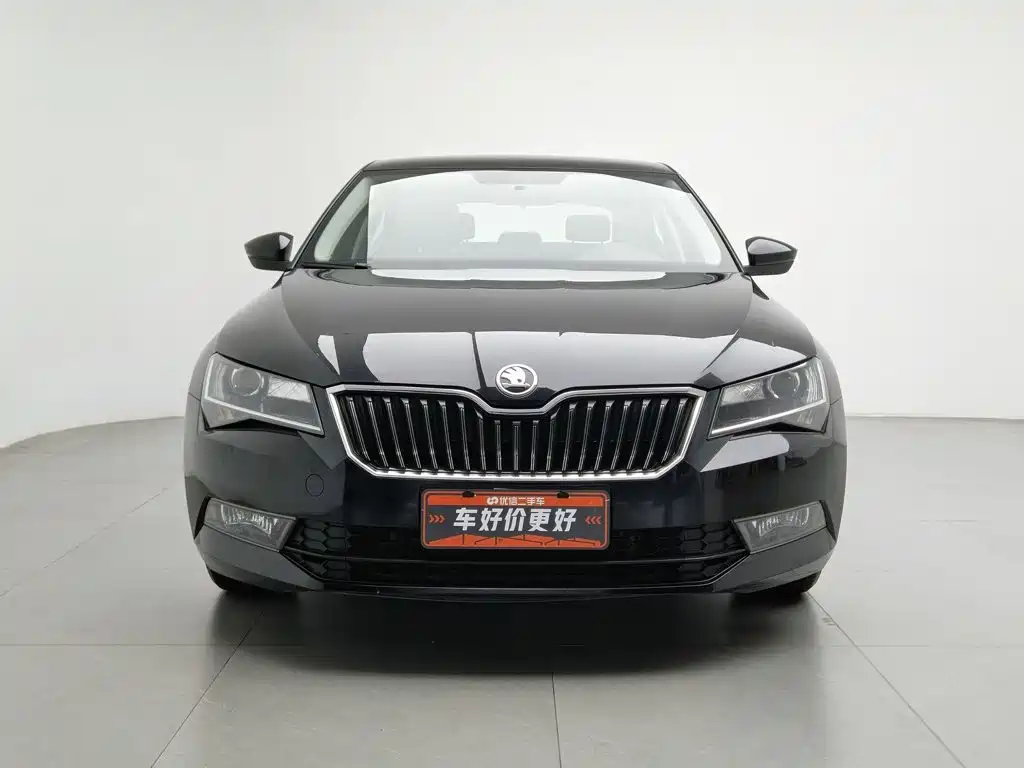 Skoda Superb 2018 — фото 3