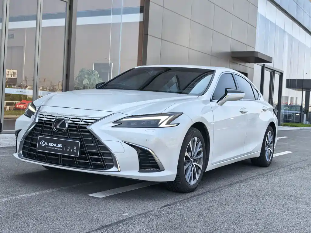 Lexus ES 2025 — фото 1
