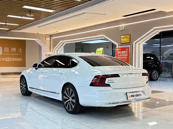 Volvo S90 2024