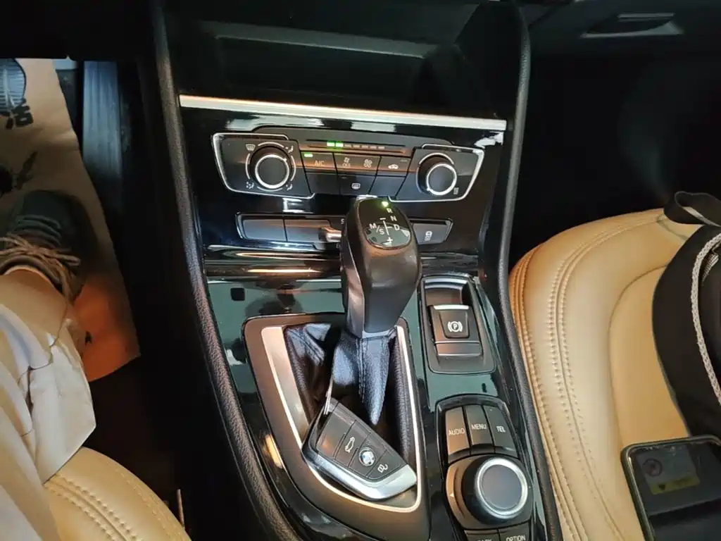 BMW 2 Series Station Wagon 2017 — фото 14