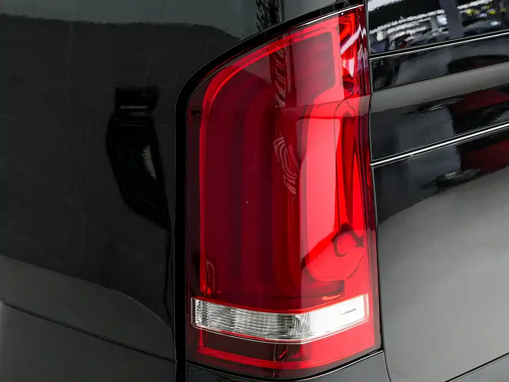 Mercedes-Benz Vito 2021 — фото 24