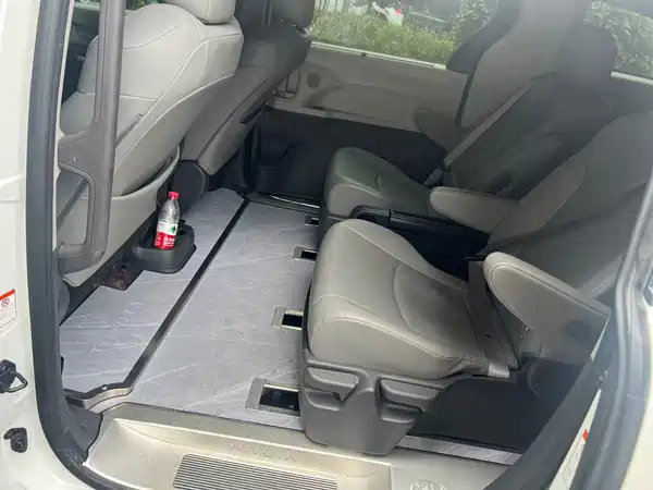 Toyota Granvia 2024